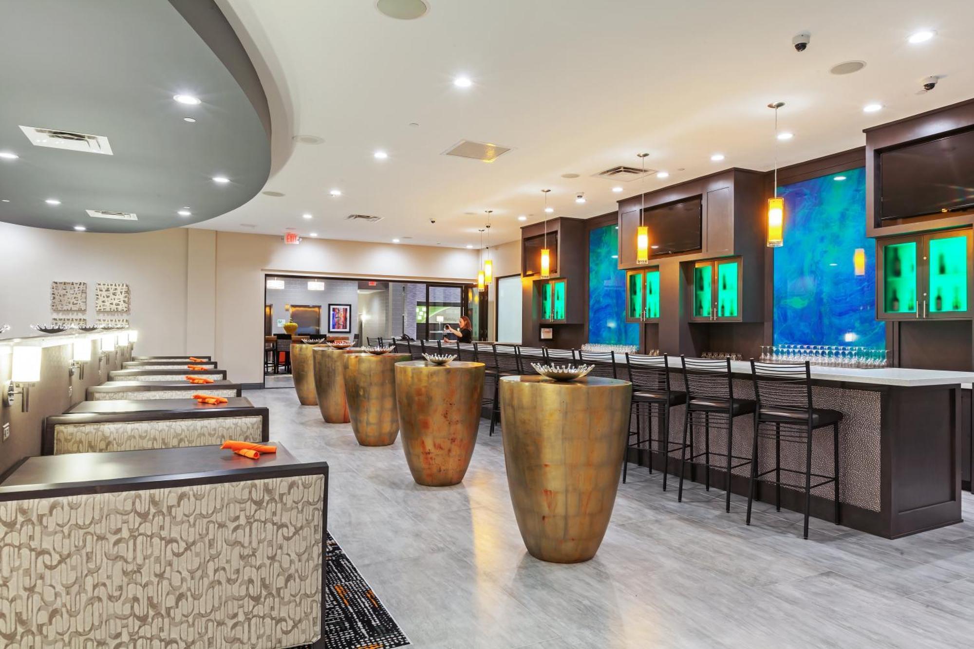 Houston Ne-bush Airport Area By Ihg 3*